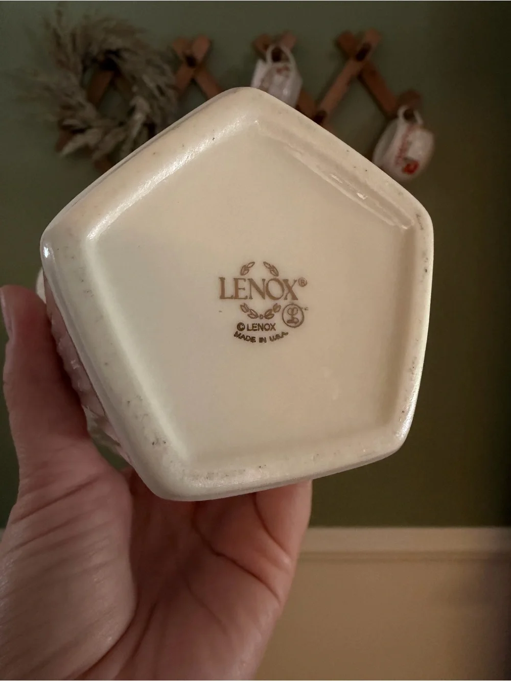 N/A elegant cream